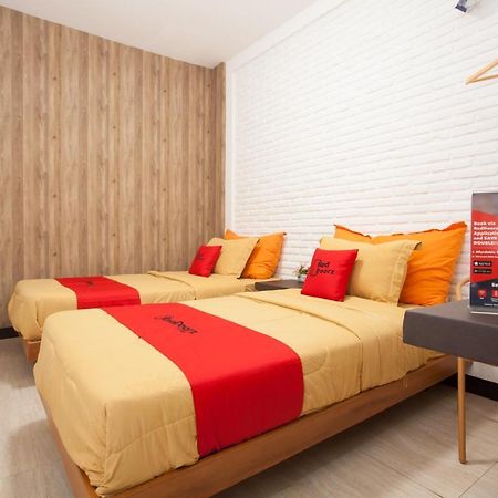 Reddoorz Near Museum Angkut Batu Hotel Batu  Kültér fotó